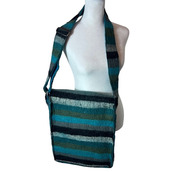 Prana Crossbody Purse - Picture 2 of 13